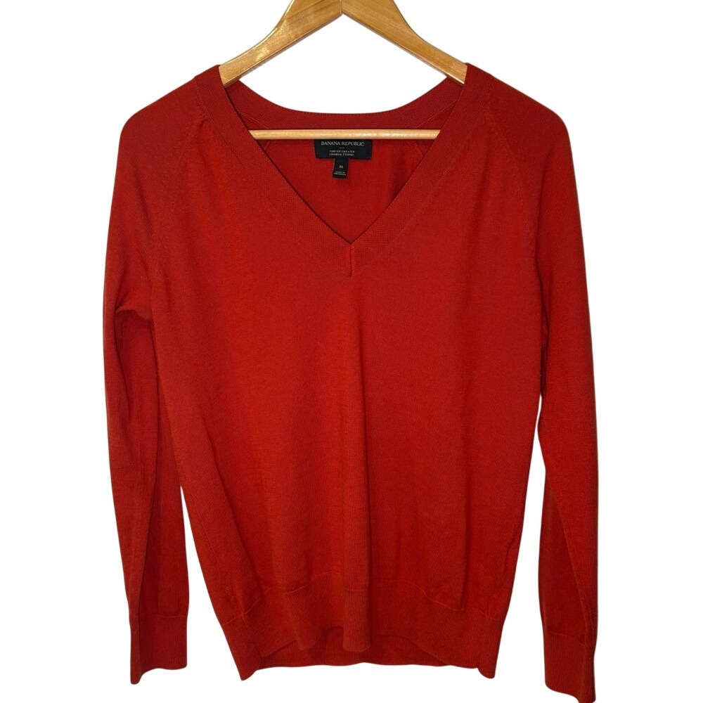 Banana Republic Forever‎ Sweater – Rust Red V-Neck Knit (Size M)